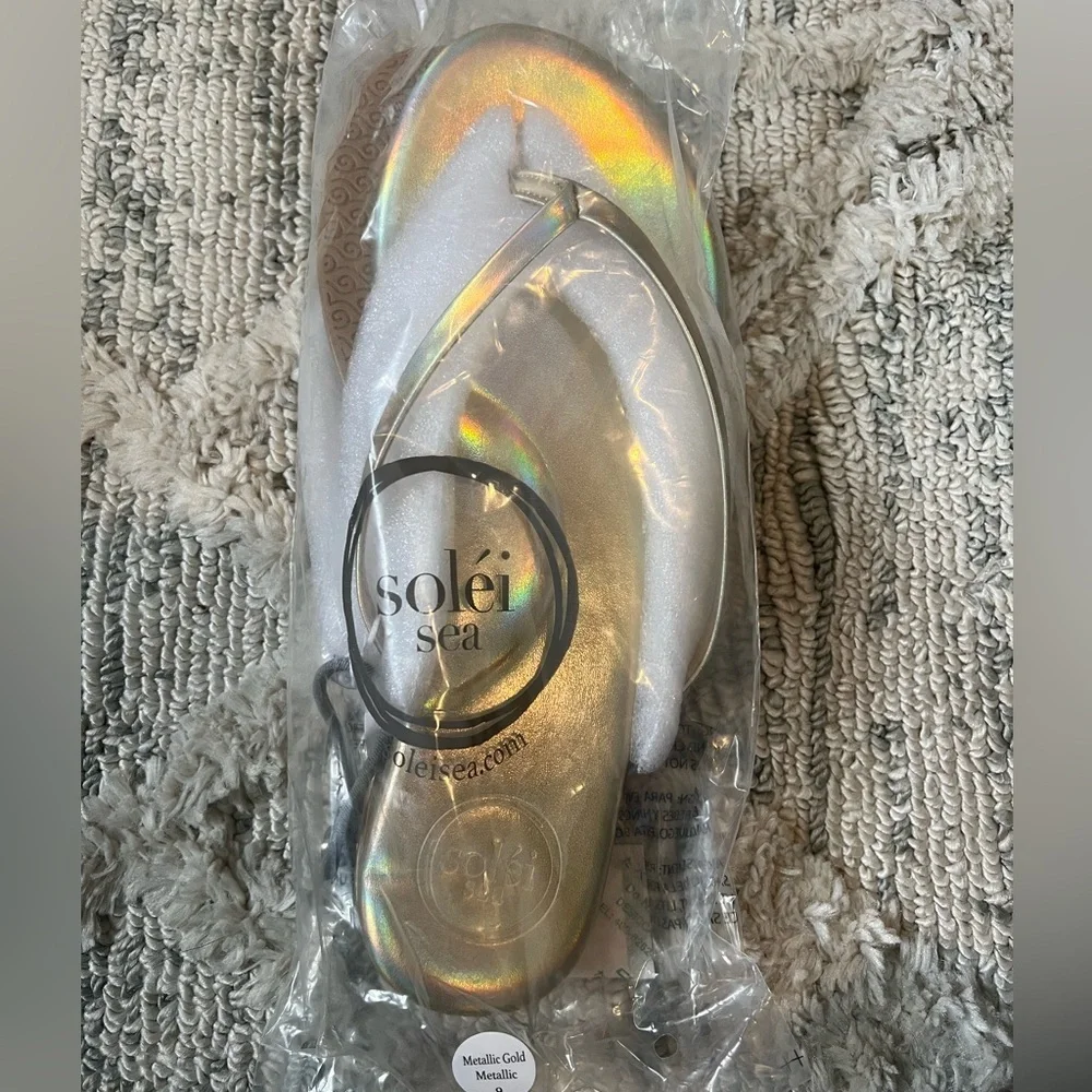 NWT Soléi Sea Indie Flip-Flop Sandals – Metallic Gold - Picture 2 of 4